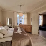 Modern And 2 Bedroom W/king Beds + Free Parking 斯塔万格