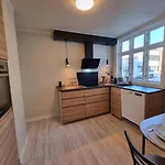 公寓 Modern And 2 Bedroom W/king Beds + Free Parking 斯塔万格