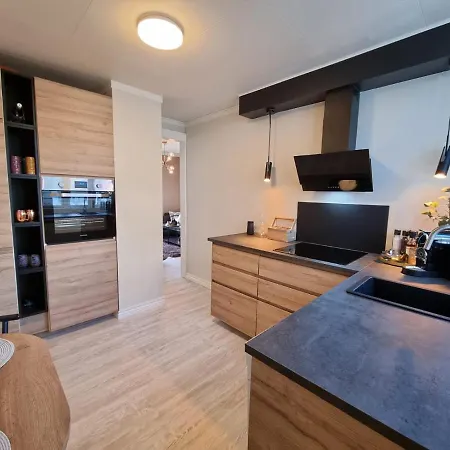 Modern And 2 Bedroom W/king Beds + Free Parking 公寓 斯塔万格