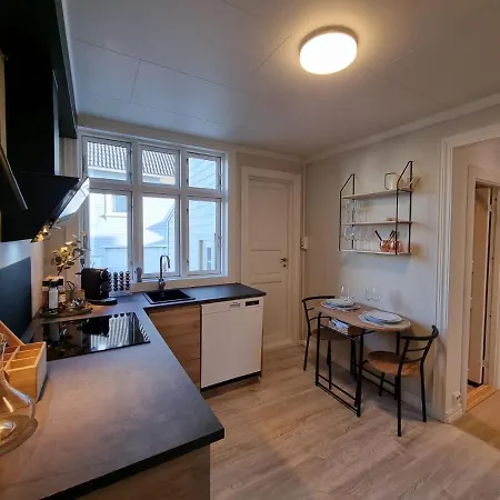 Modern And 2 Bedroom W/king Beds + Free Parking Stavanger